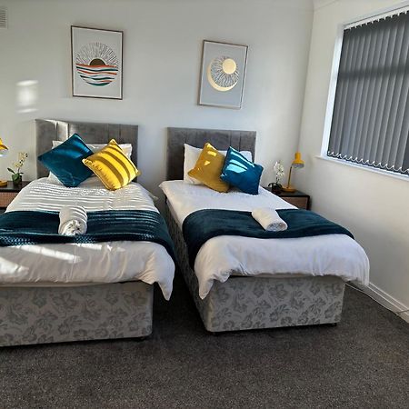 Hilltop Place Suites Near Doncaster Racecourse מראה חיצוני תמונה
